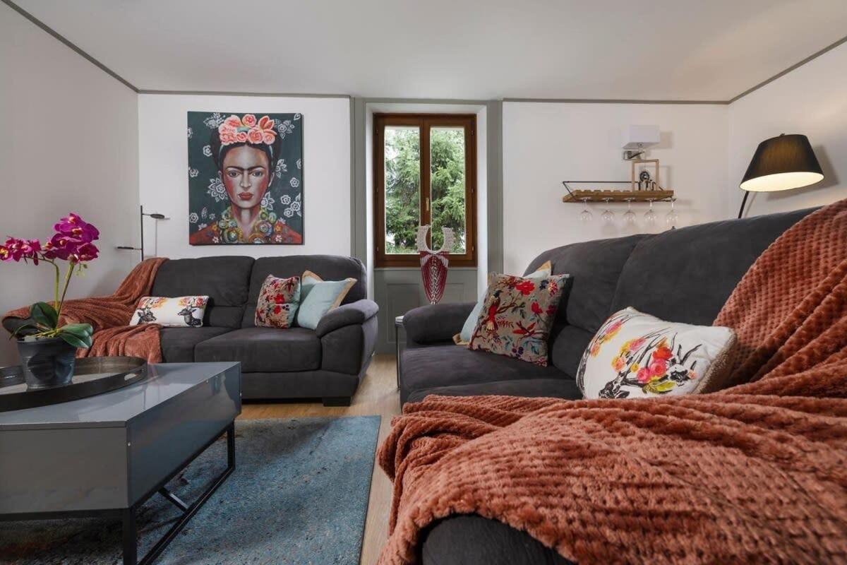 - Quiet & Parking 6 Px Apartment